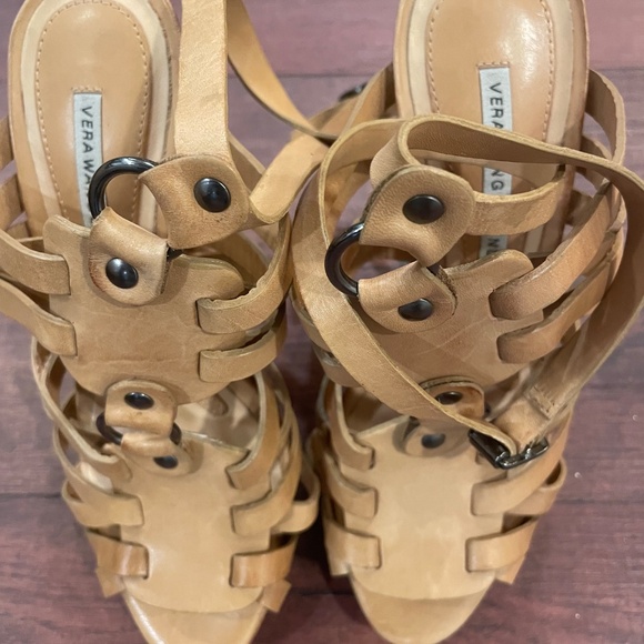 Vera Wang Lavender BURKE Platform Gladiator Sandals Cognac  VERA WANG Tan Leather High Heel Sandals